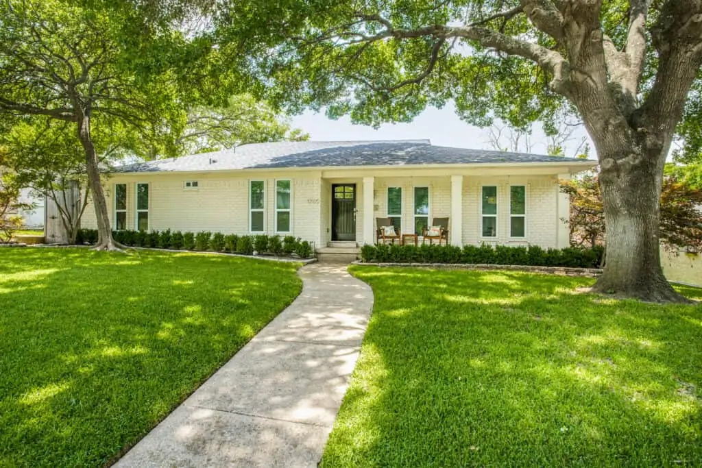 Lochwood Neighborhood Homes for Sale